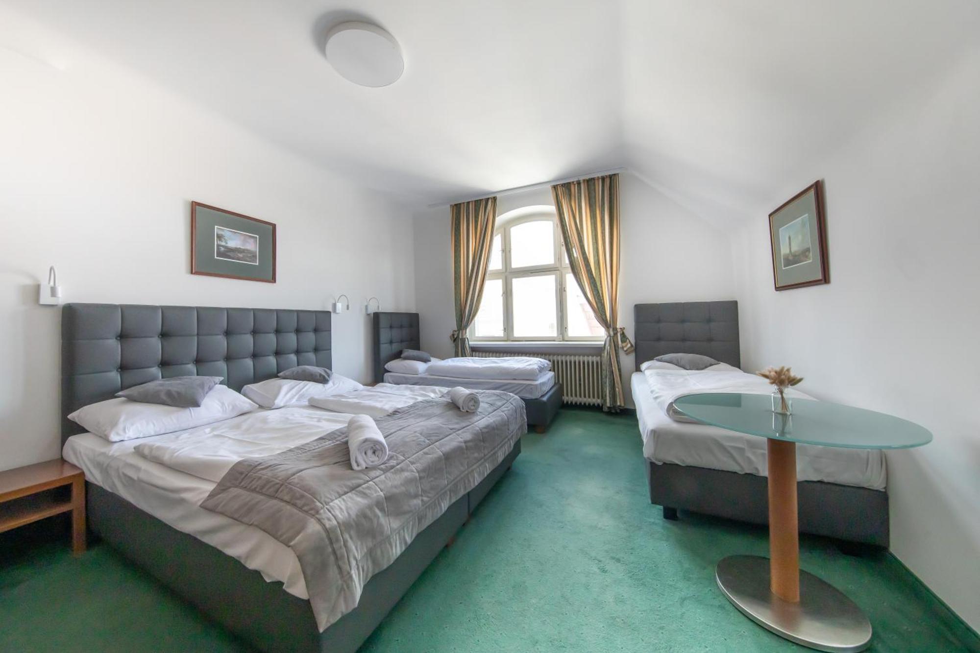 Hotel Bergwirt Schoenbrunn Wien Ngoại thất bức ảnh