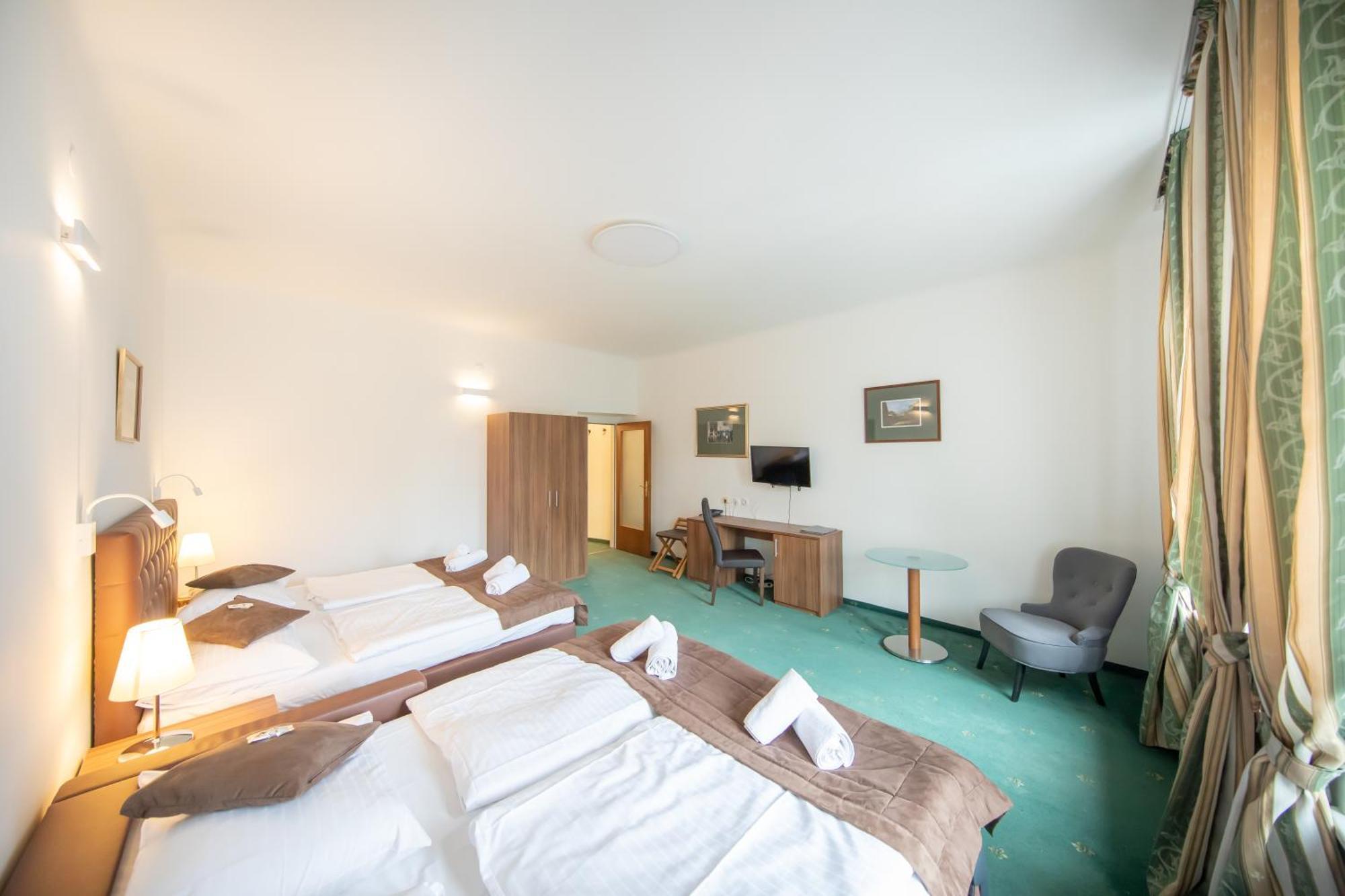 Hotel Bergwirt Schoenbrunn Wien Ngoại thất bức ảnh