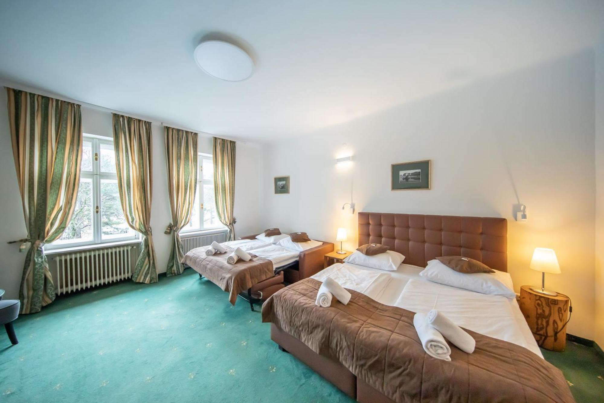 Hotel Bergwirt Schoenbrunn Wien Ngoại thất bức ảnh