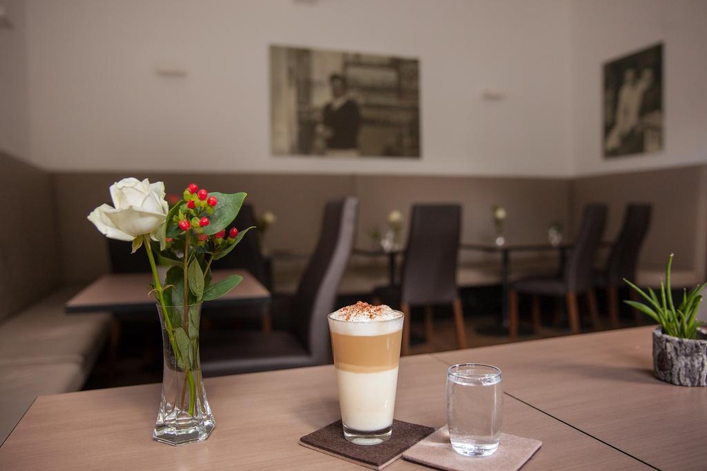 Hotel Bergwirt Schoenbrunn Wien Ngoại thất bức ảnh
